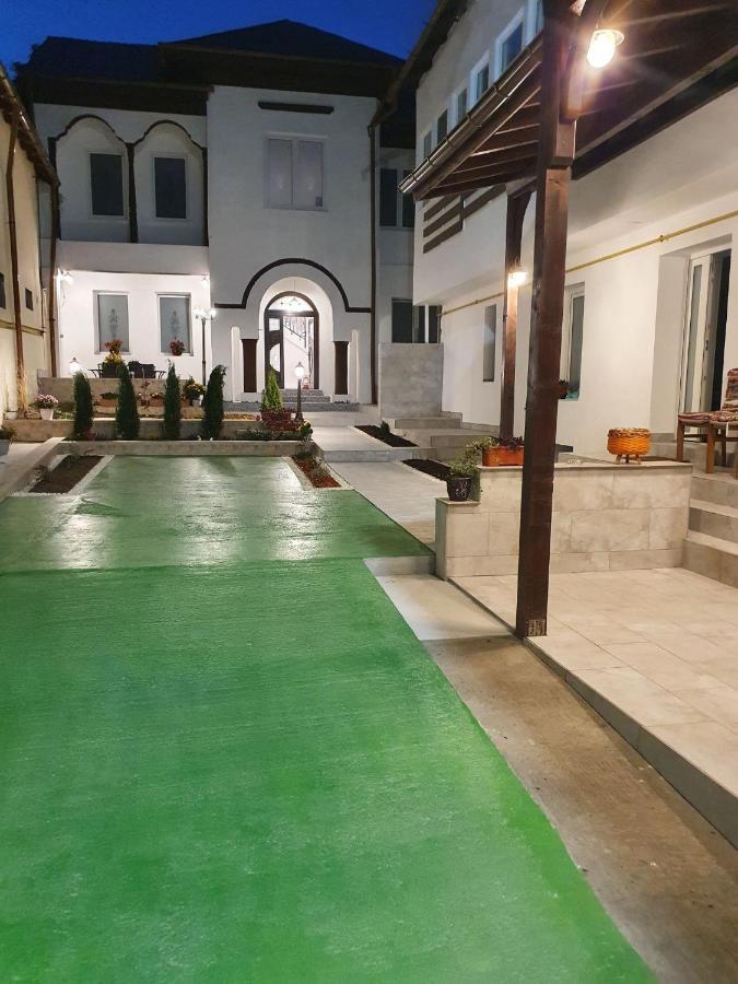Casa Musceleana Hotel Cîmpulung Exterior foto