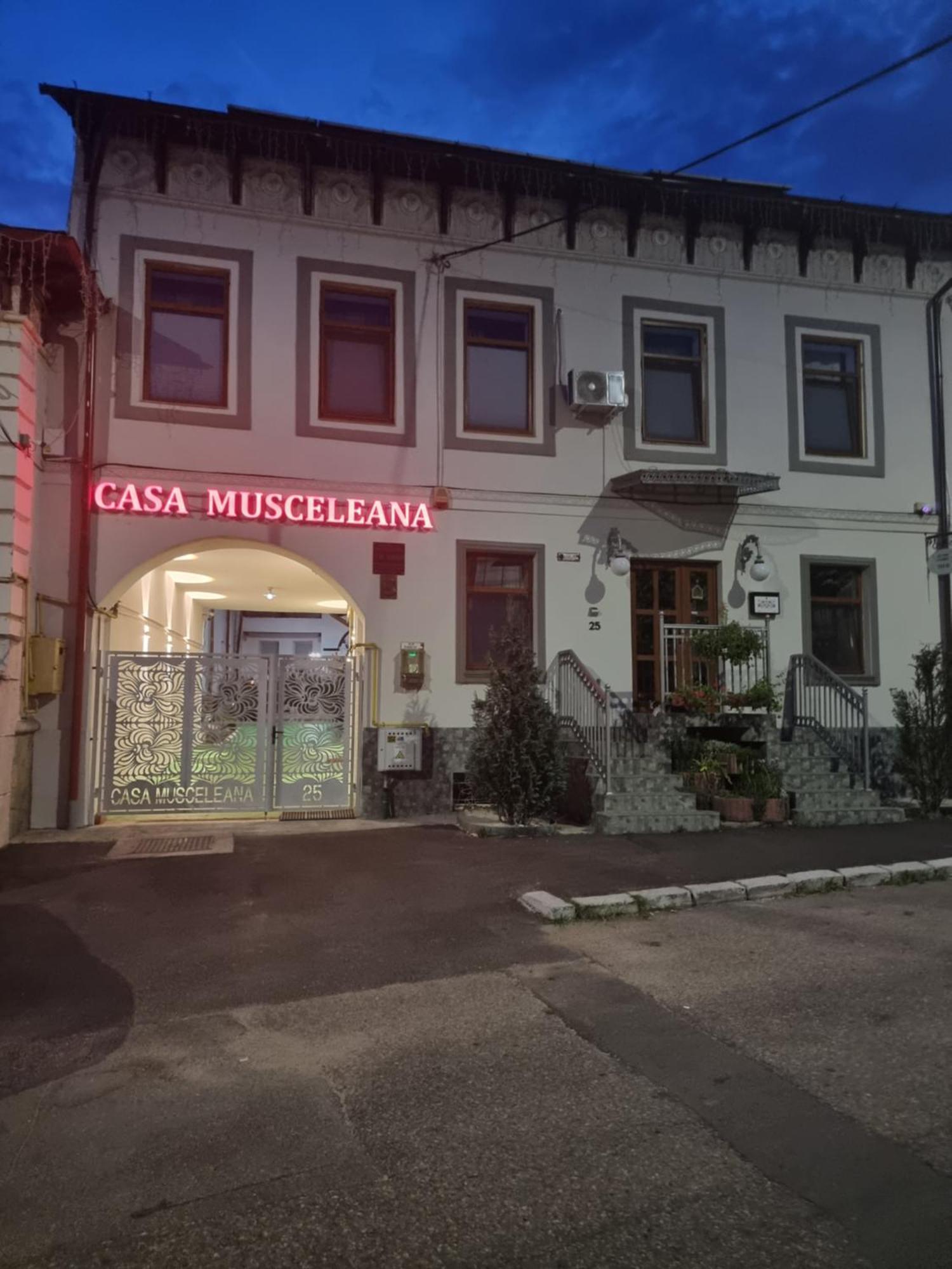 Casa Musceleana Hotel Cîmpulung Exterior foto